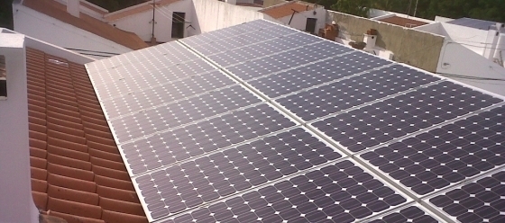 Sistema Fotovoltaico Fijo para Microgeración - Cobertura Inclinada